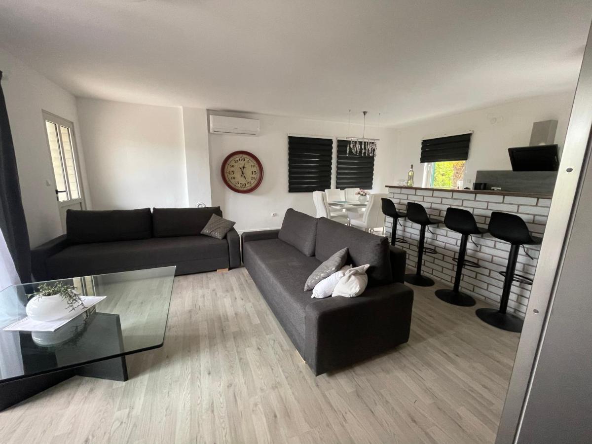 Enna Apartment A Meerblick Perfect Location メドゥリン エクステリア 写真