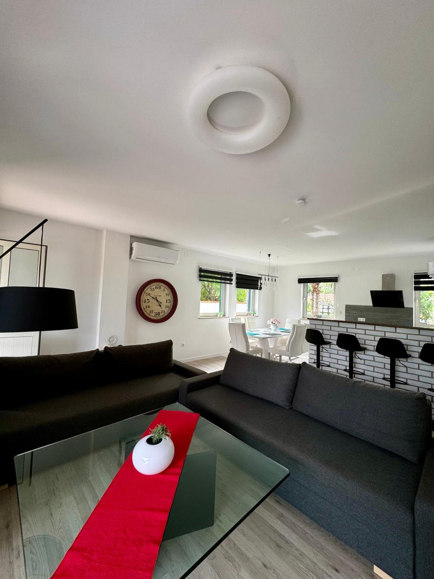 Enna Apartment A Meerblick Perfect Location メドゥリン エクステリア 写真