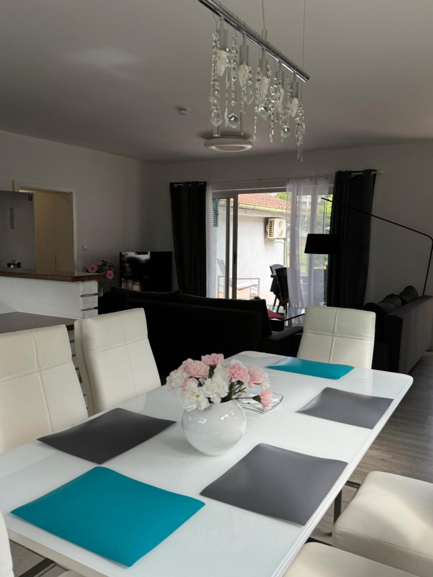 Enna Apartment A Meerblick Perfect Location メドゥリン エクステリア 写真